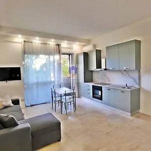 Toma Apartment Trilocale Moderno Per Max 6 Persone Milan